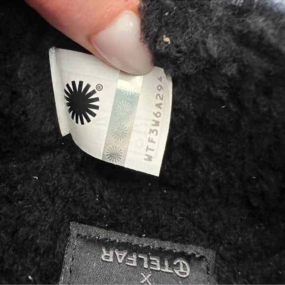 NWOB Telfar x UGG Men’s Loafers Slippers House Shoes in Black - Picture 8 of 9